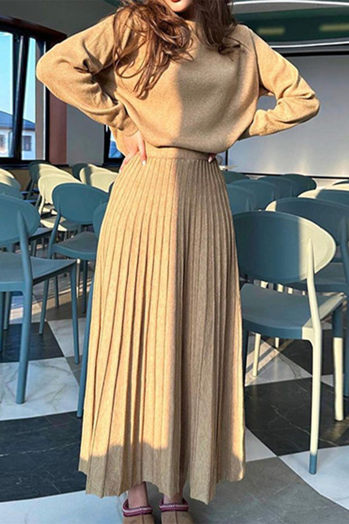 Aafke | Elegant, plain two-piece suit with an O-neck and long sleeves