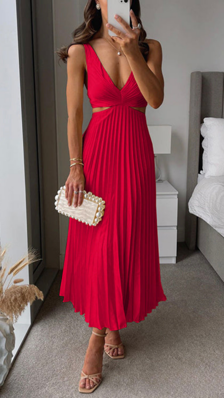 Beatriz® | Pleated Long Dress With A Cut Out Waist
