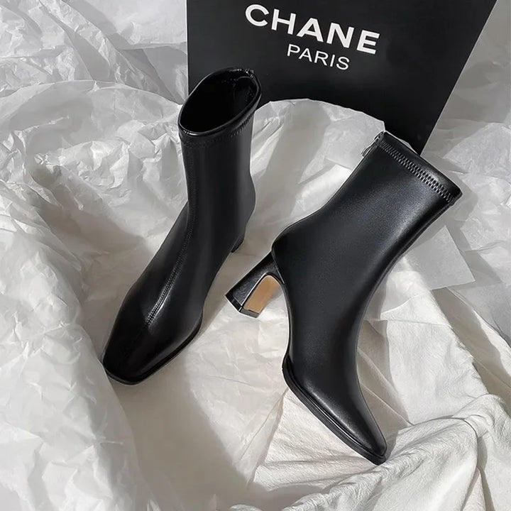Pilar | Elegant ankle boots with square toe
