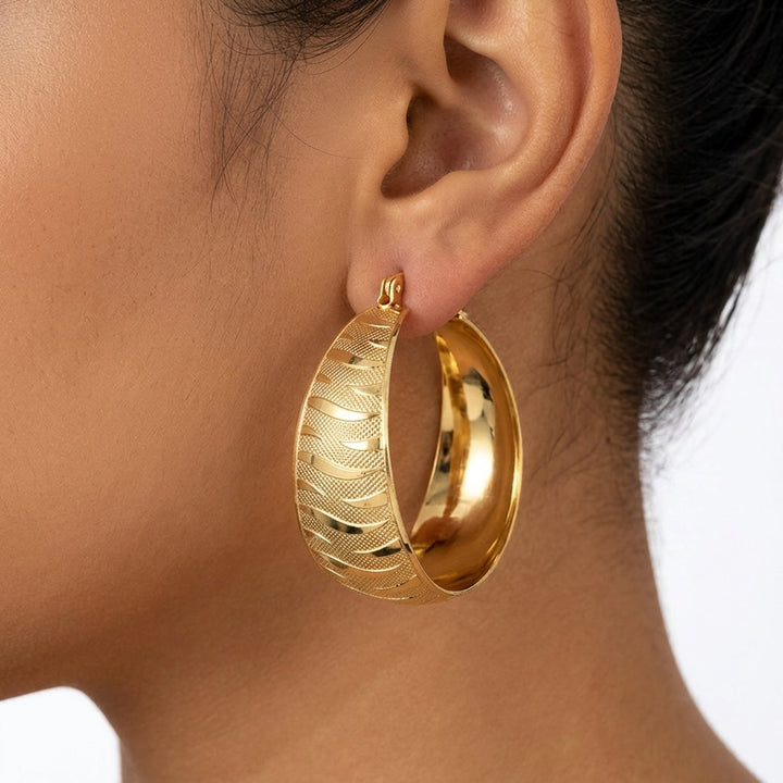 Lila™ | Elegant Textured Gold Hoop Earrings