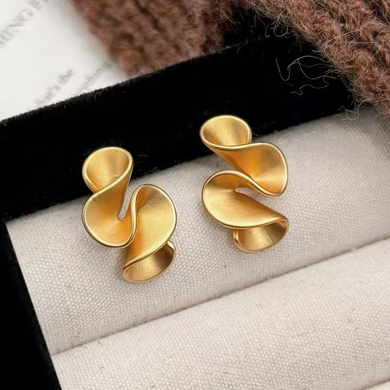 Brooklynn™ | Twisted Sculptural Clip-On Earrings