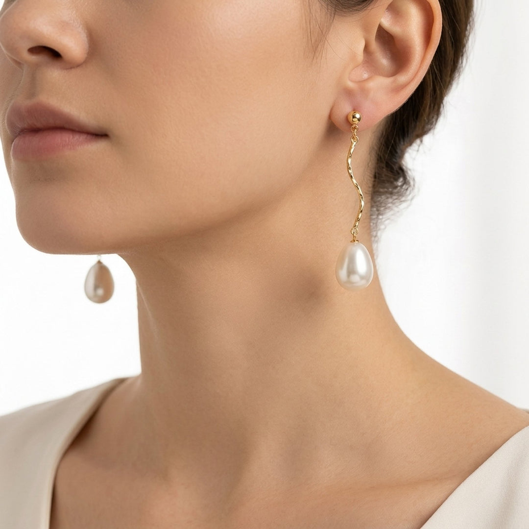 Julianna™ | Elegant Droplet Pearl Earrings